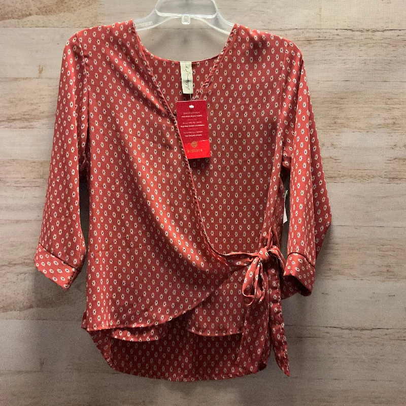 Top Long Sleeve By Clothes Mentor In Red, Size: Xs